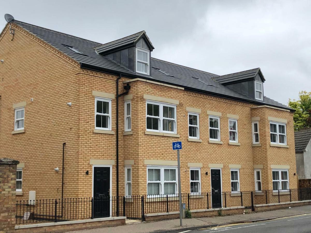 The Martins Peterborough Exterior foto